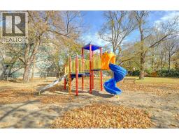3076 Sandwich Unit# Lower, Windsor, ON N9C1A4 Photo 22