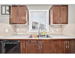 4pc Bathroom - 303 Saddlebrook Circle Ne, Calgary, AB T3J0K1 Photo 11