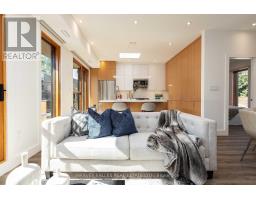 165r Wychwood Avenue, Toronto, ON M6C2T4 Photo 14