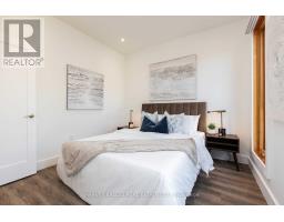 165r Wychwood Avenue, Toronto, ON M6C2T4 Photo 19