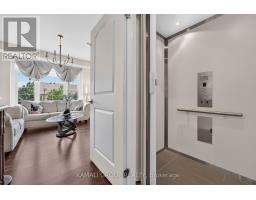 Bedroom 2 - 39 Beverley Glen Boulevard, Vaughan, ON L4J0G8 Photo 8