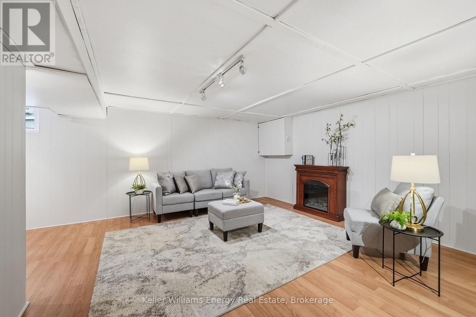 699 GRIERSON STREET - 17