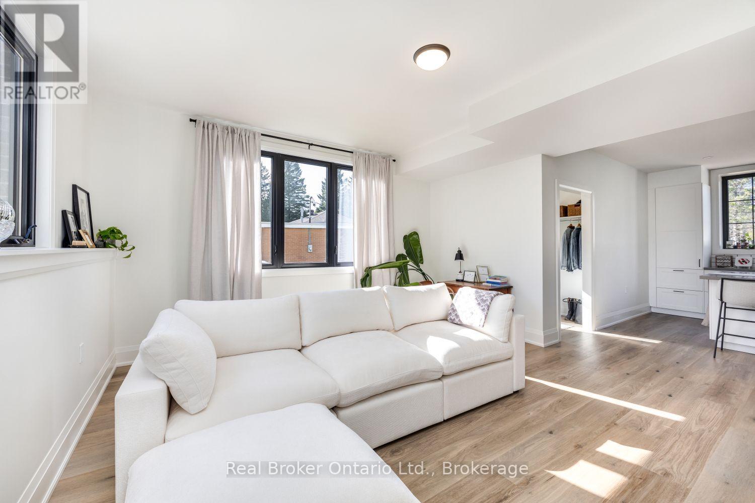 47 BLUMENWEG - Image 35