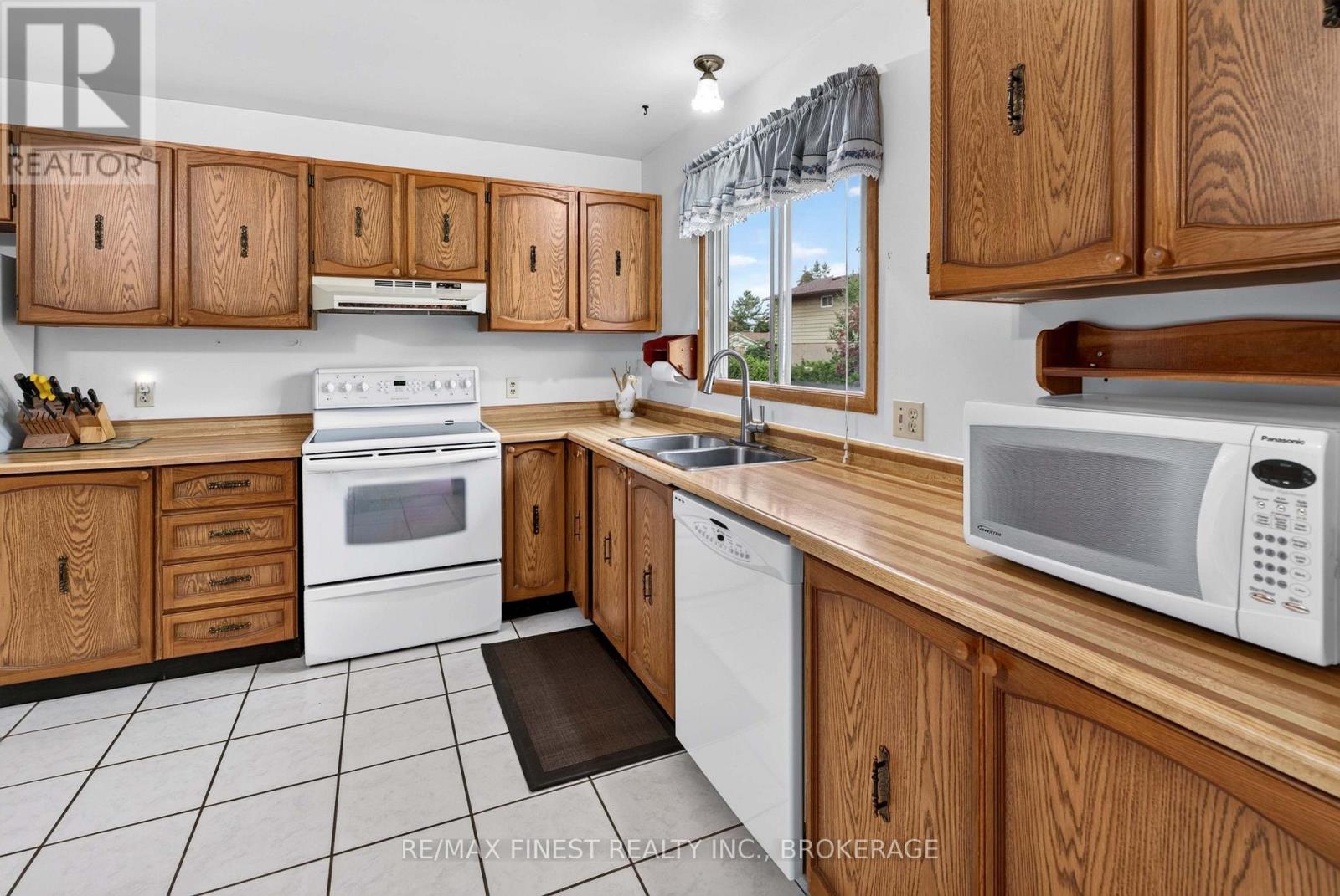 925 KENSHAW STREET - 16