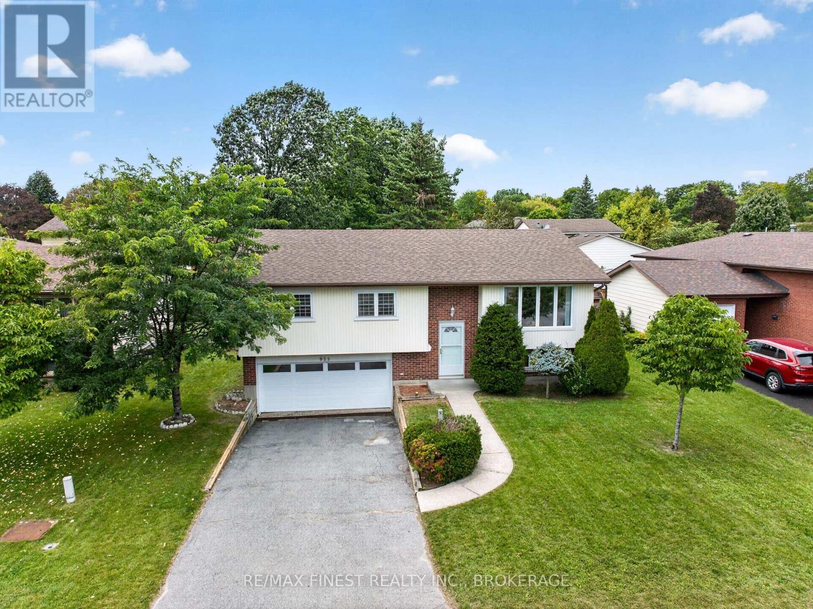 925 KENSHAW STREET - 3