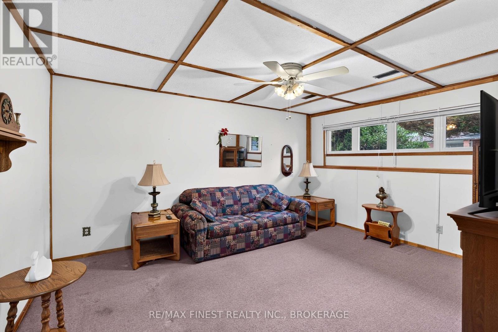 925 KENSHAW STREET - 32