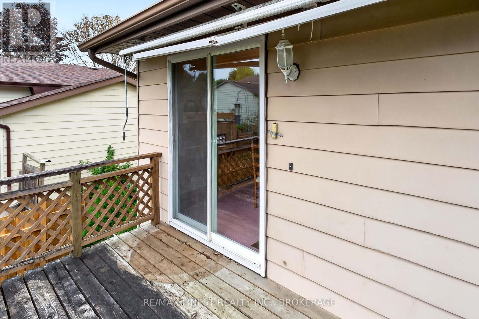 925 KENSHAW STREET - 42