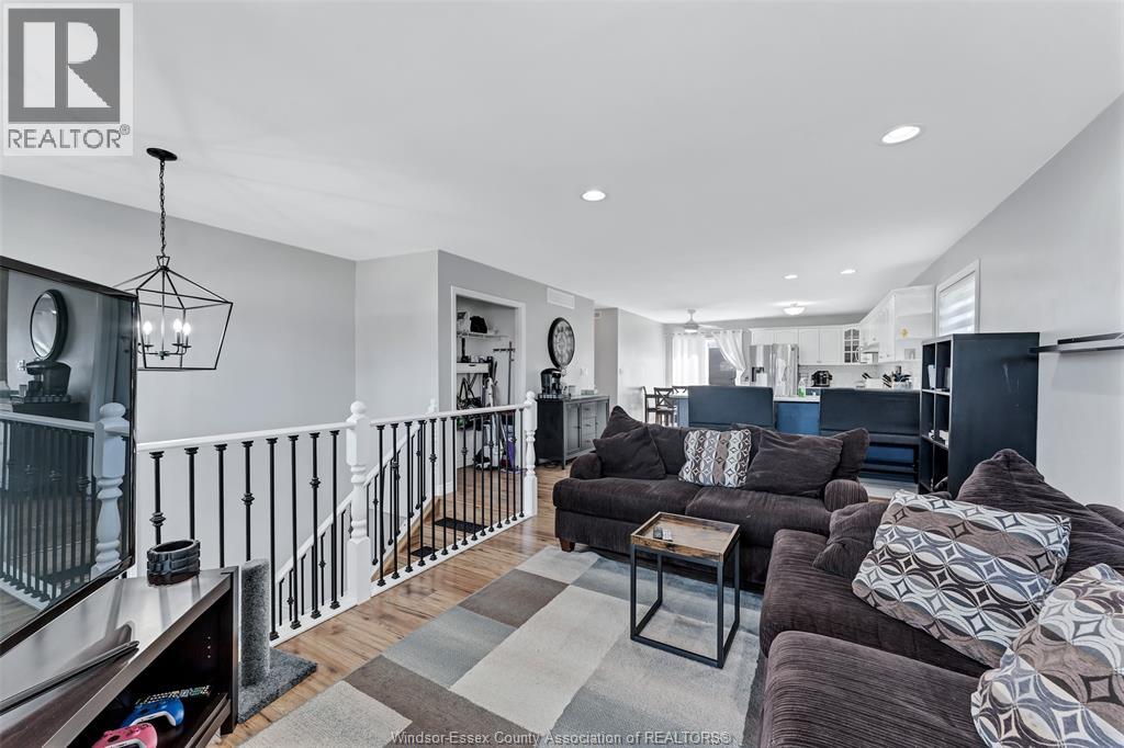 727 ALPENROSE, Windsor, Ontario, N9G2X7, Windsor, Ontario — photo 5 of 5