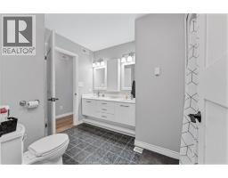 727 Alpenrose, Windsor, ON N9G2X7 Photo 13