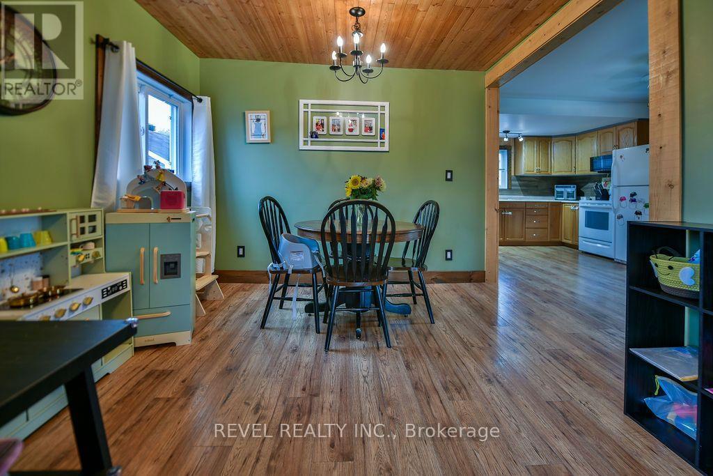 583 MACLEAN DRIVE - 17