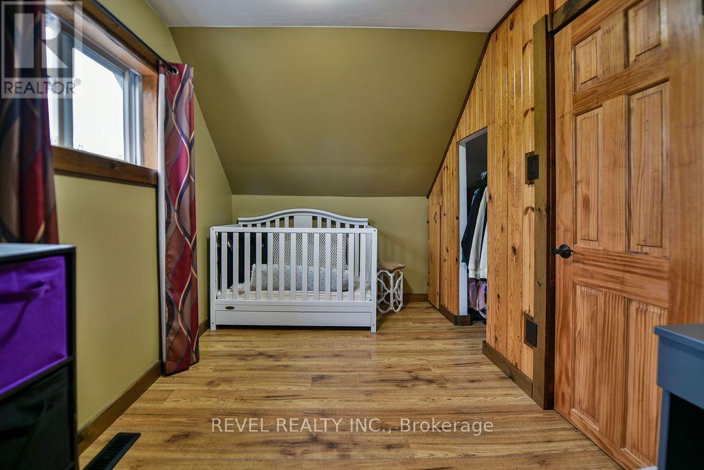 583 MACLEAN DRIVE - 26