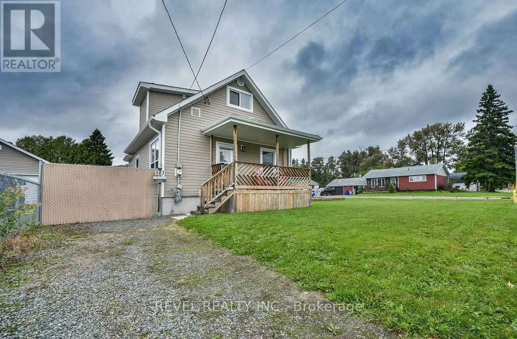 583 MACLEAN DRIVE - 5