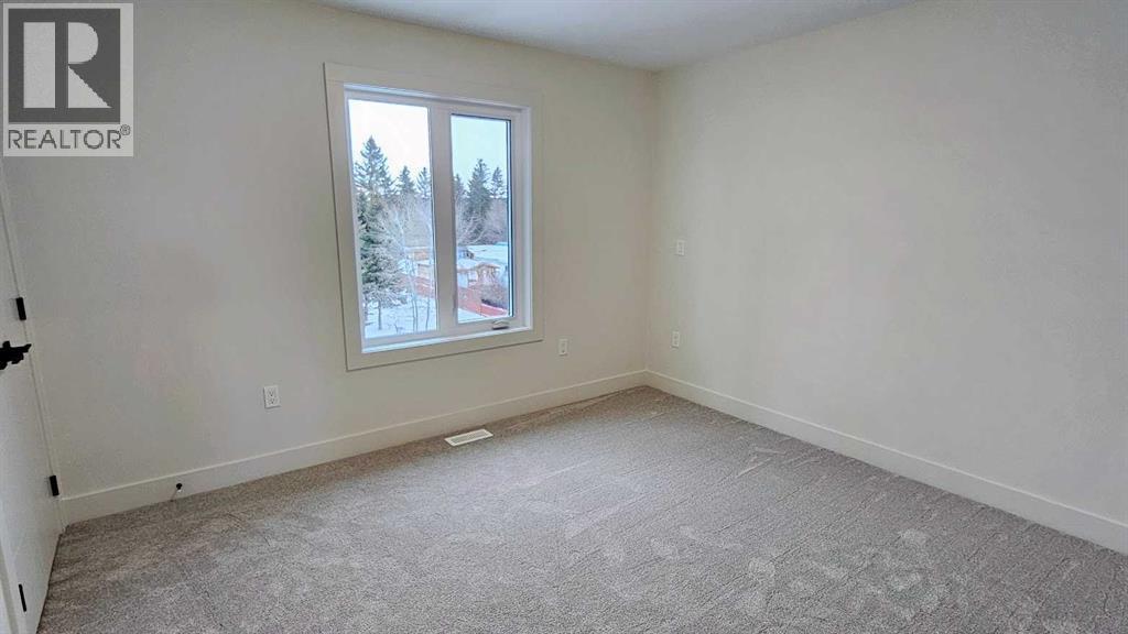 Listing photo – 3, 106 4 Street NW, Sundre