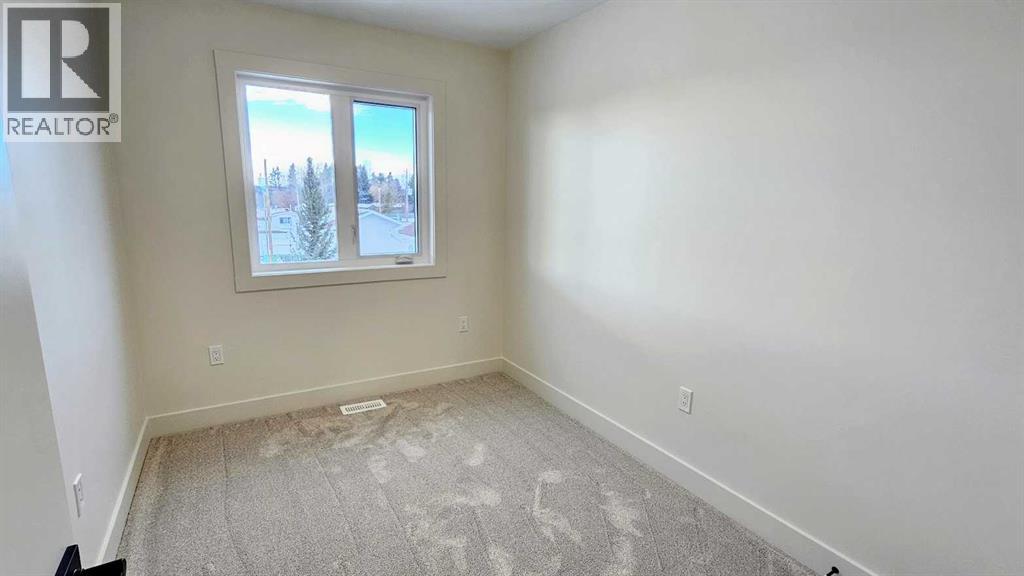 Listing photo – 3, 106 4 Street NW, Sundre