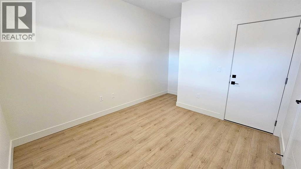 Listing photo – 3, 106 4 Street NW, Sundre