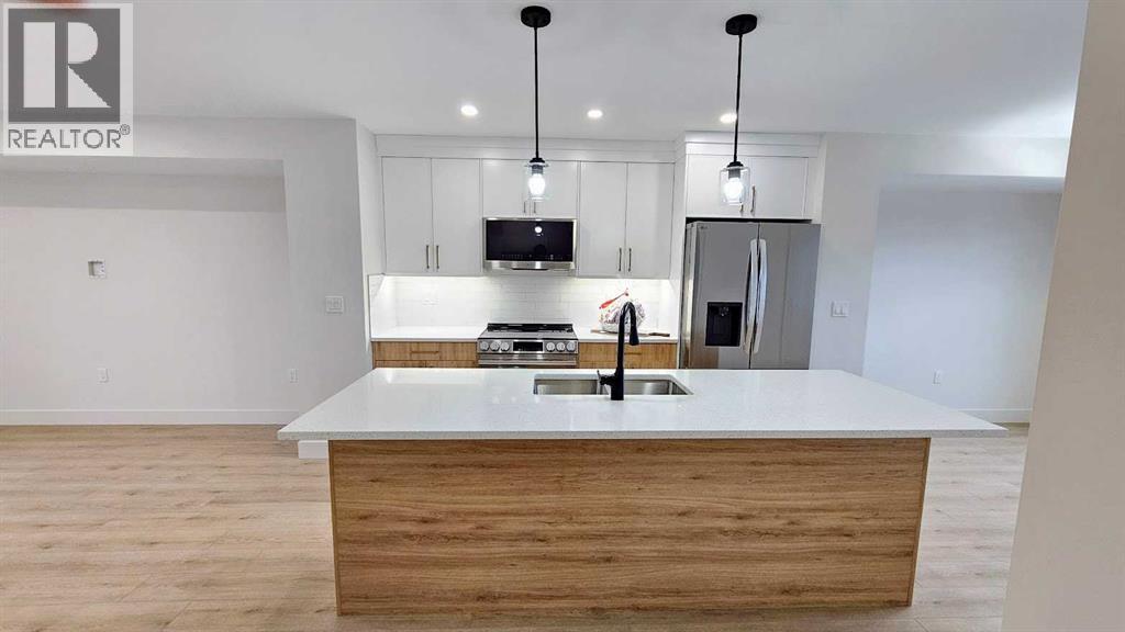 Listing photo – 3, 106 4 Street NW, Sundre