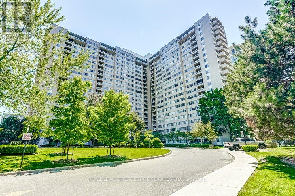 Photo of Unit 402 - 3590 Kaneff Crescent