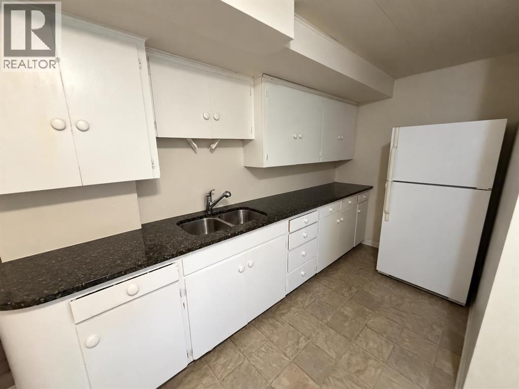 824 5 Street S - 13