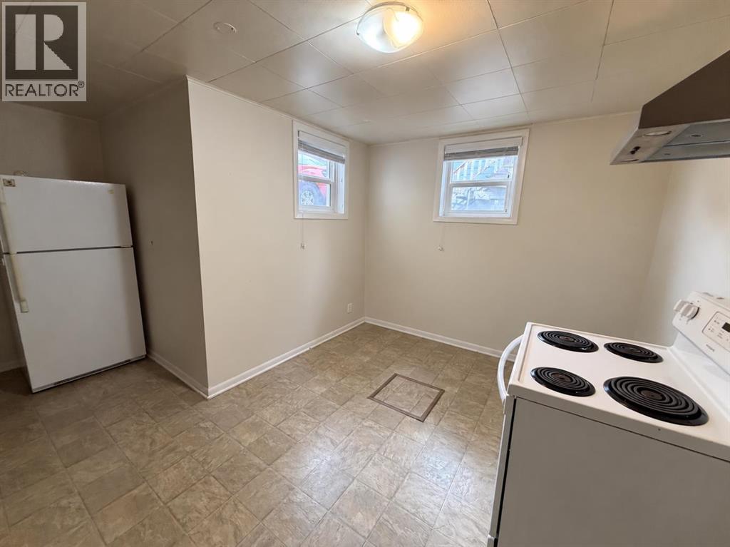 824 5 Street S - 14