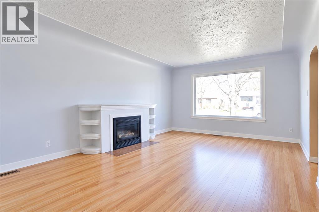 824 5 Street S - 2