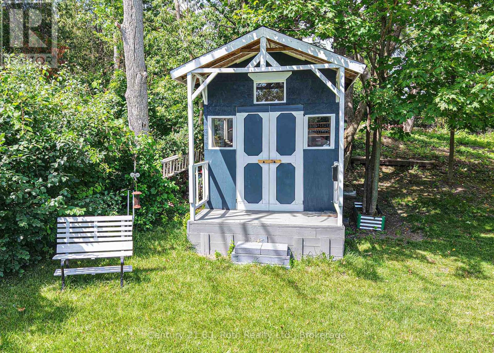 8 DUNN AVENUE - 18