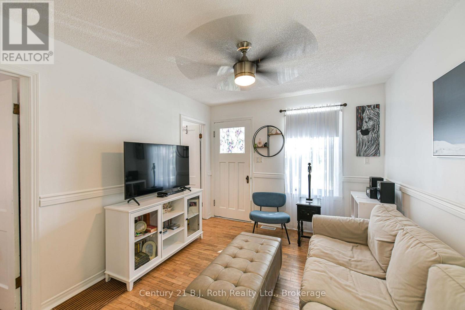 8 DUNN AVENUE - 25