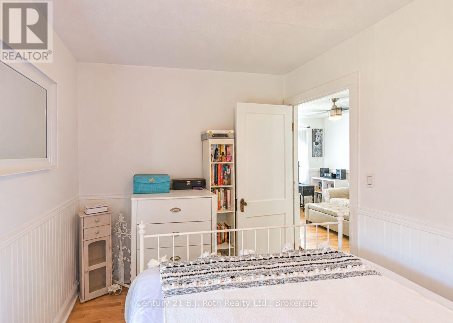 8 DUNN AVENUE - Image 33