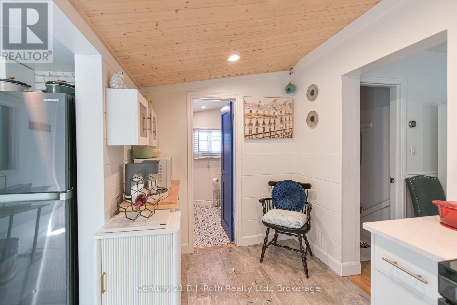 8 DUNN AVENUE - 42