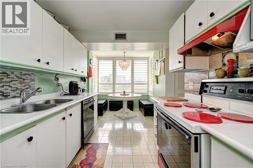 #305 30 BLUE SPRINGS Drive - 18