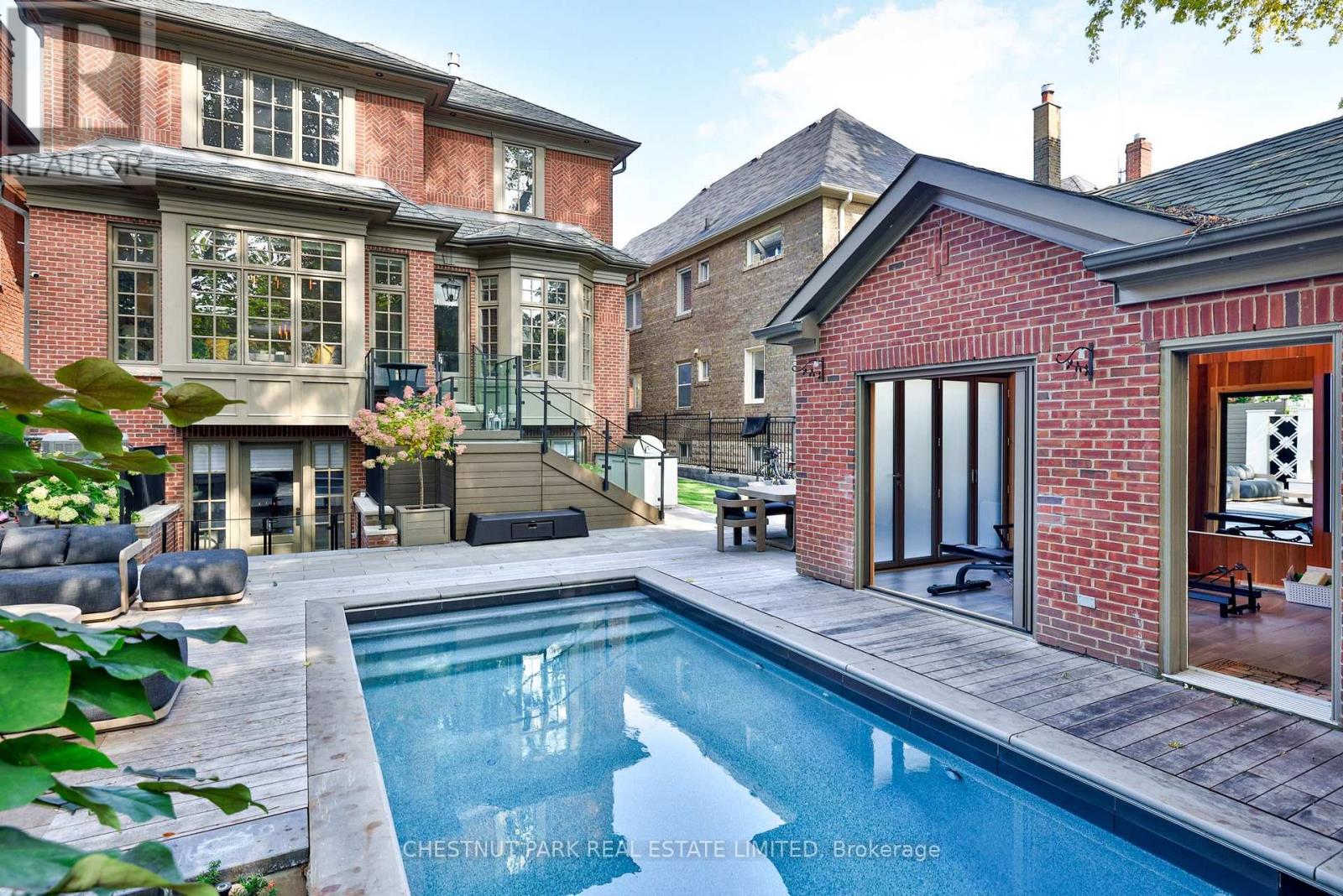 19 WHITEHALL ROAD - Image 31
