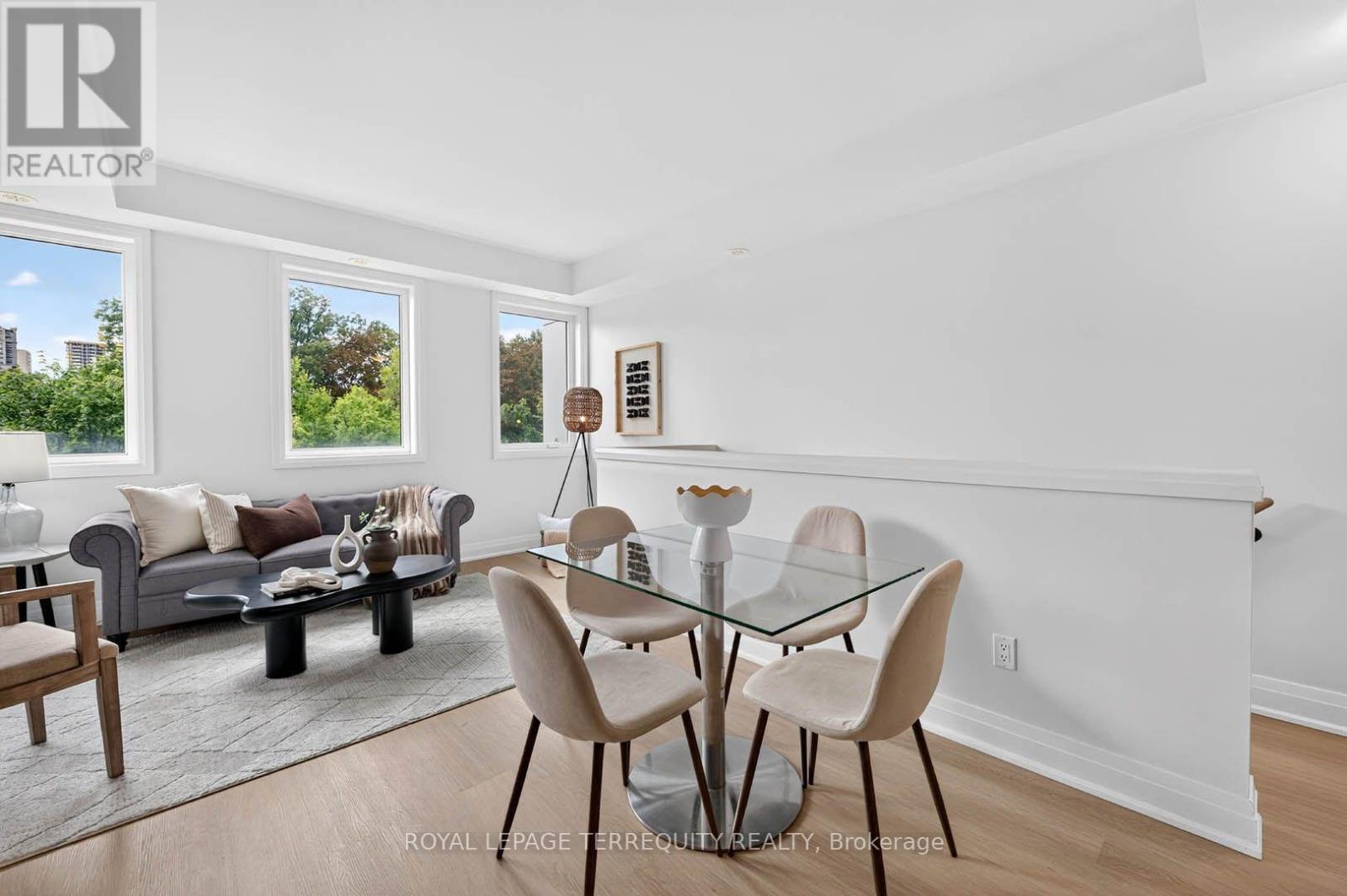 Photo of 16 - 780 SHEPPARD AVENUE E