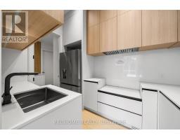 15 Aldershot Crescent, Toronto, ON M2P1L7 Photo 18