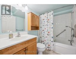 32 Thornhill Drive, Guelph, ON N1H8B6 Photo 30