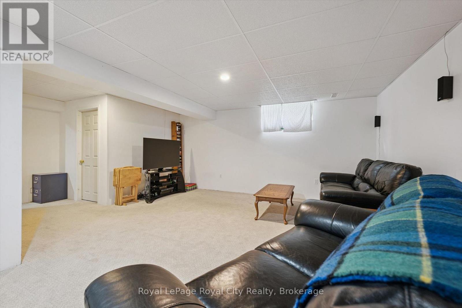 3 MUNROE CRESCENT - Image 33