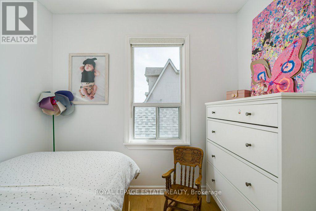 82 AUGUST AVENUE - 25