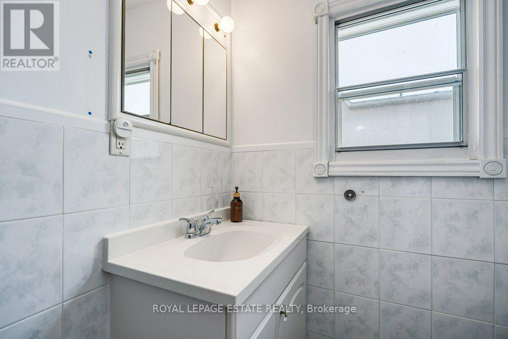 82 AUGUST AVENUE - 27