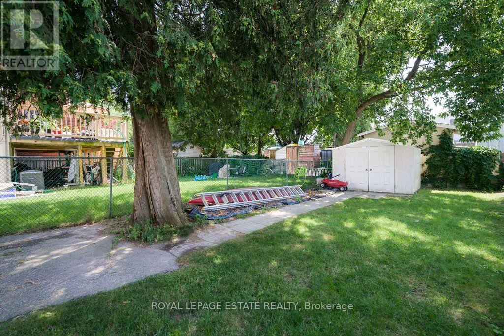 82 AUGUST AVENUE - 36