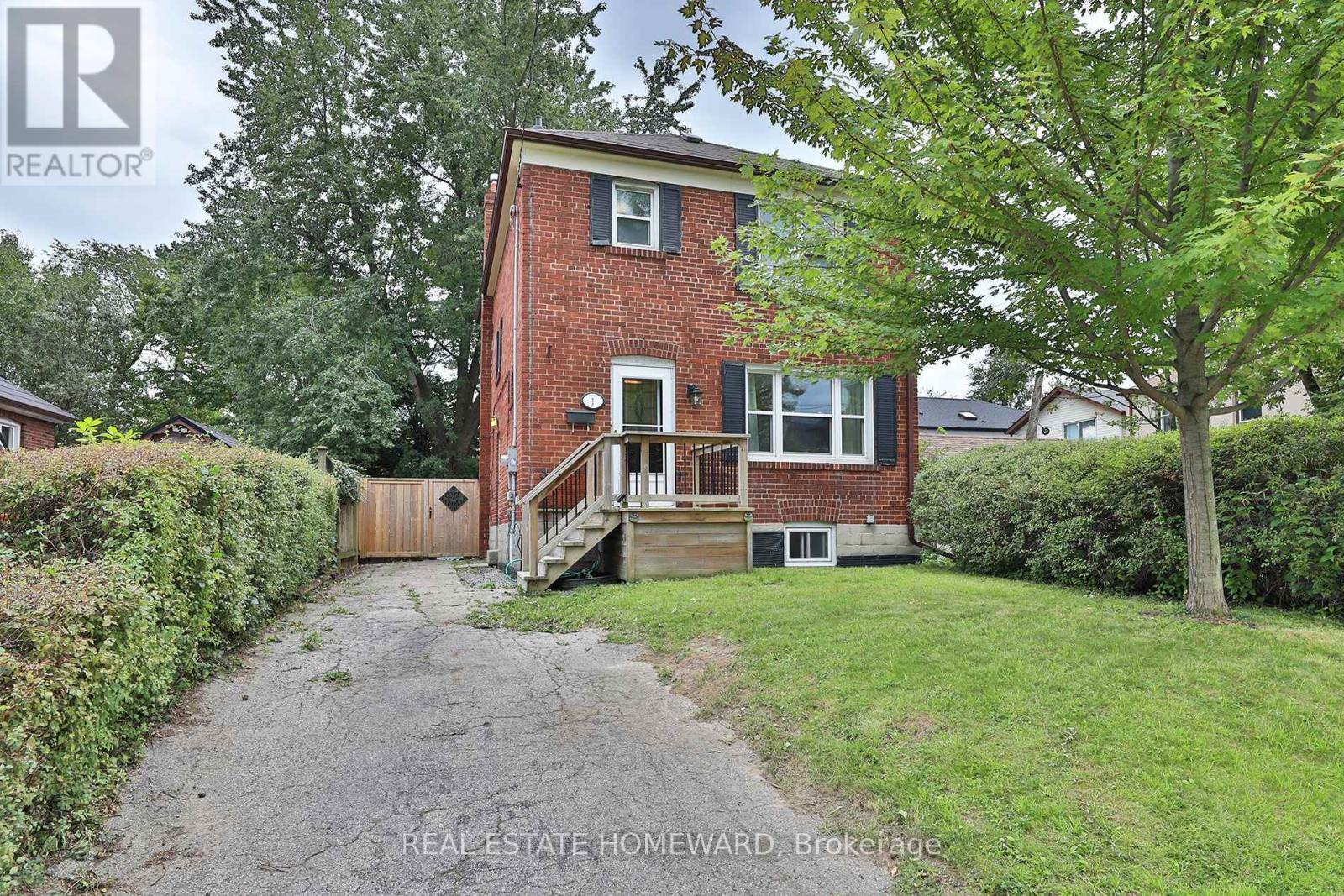 Photo of 1 Pinegrove Avenue