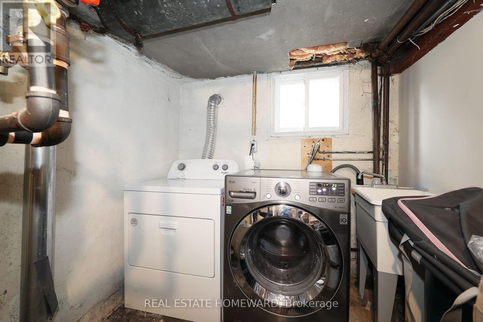 1 PINEGROVE AVENUE - 22