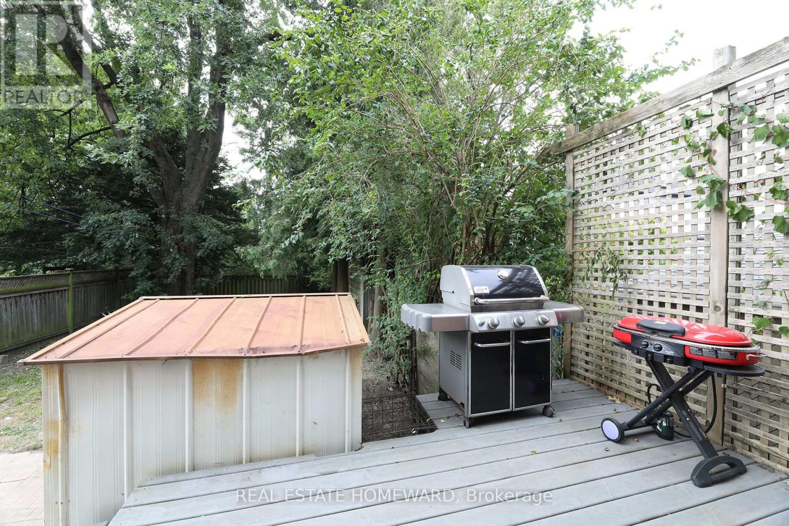 1 PINEGROVE AVENUE - 23