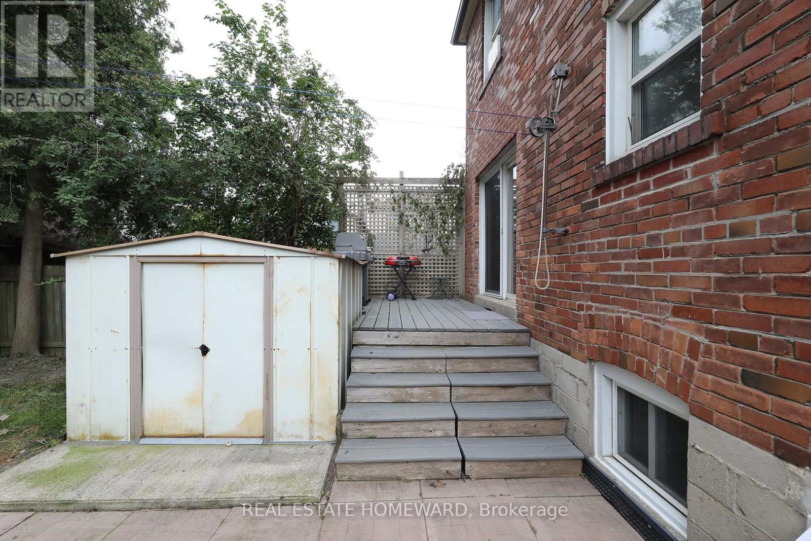 1 PINEGROVE AVENUE - 24