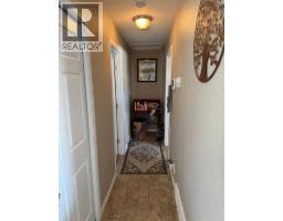 3pc Bathroom - 121 2 Avenue, Falher, AB T0H1M0 Photo 11