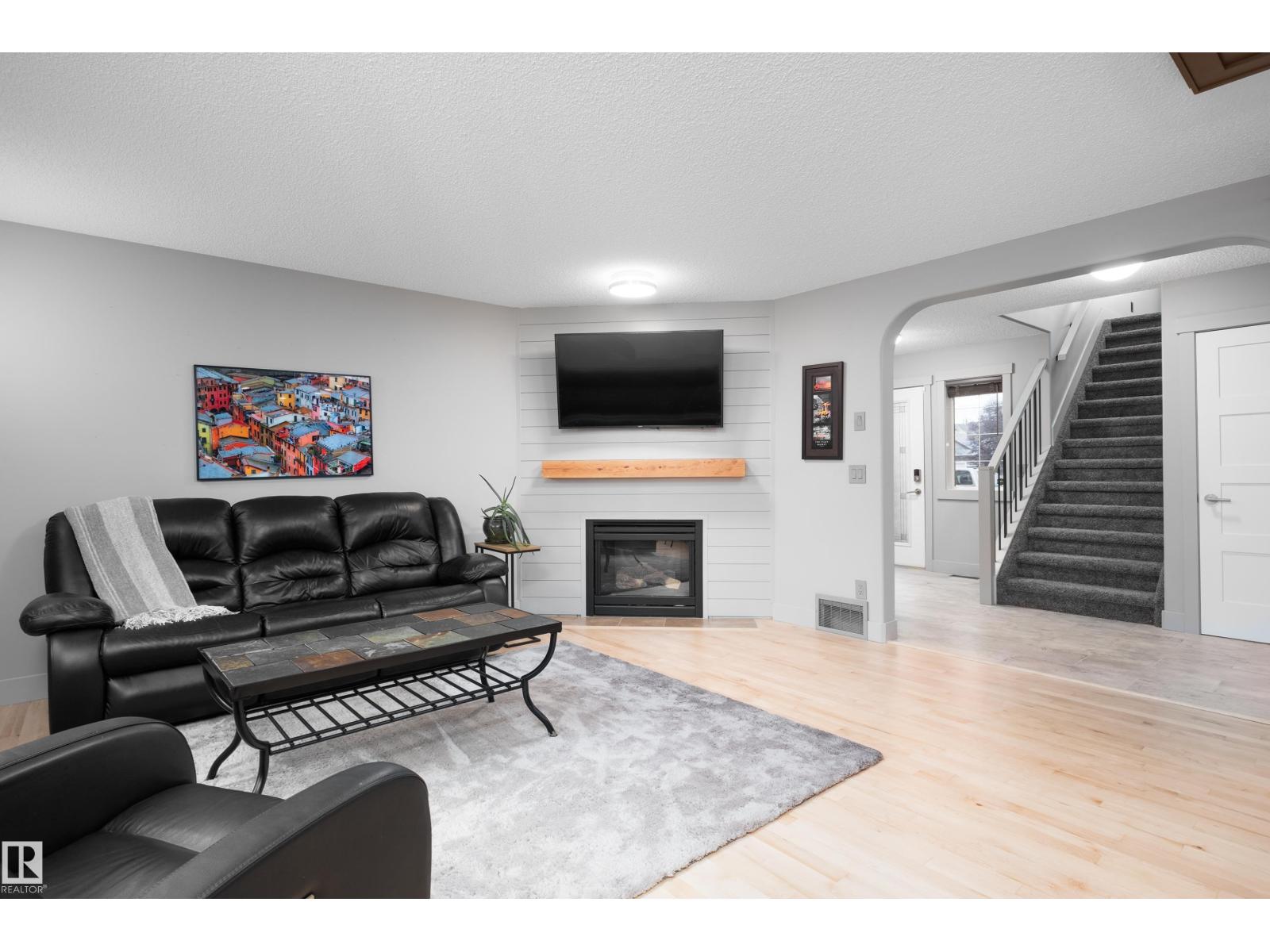 633 FOXTAIL LN - 19