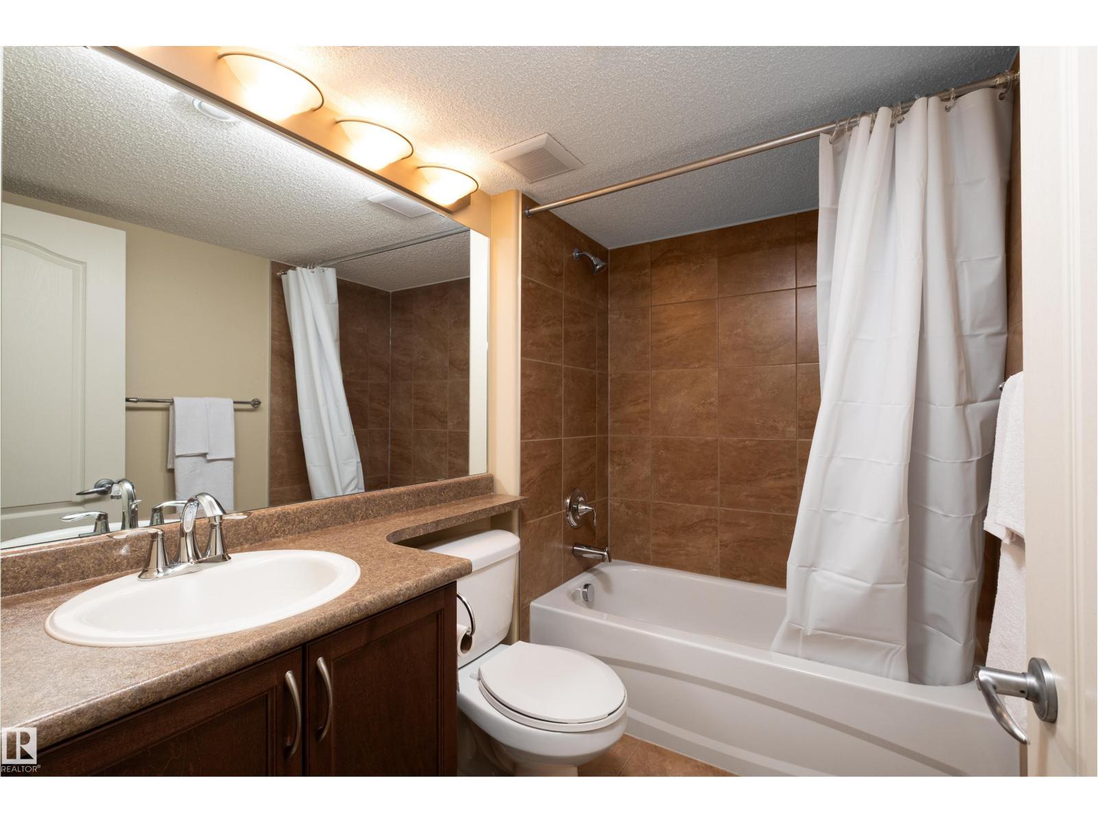 633 FOXTAIL LN - 61