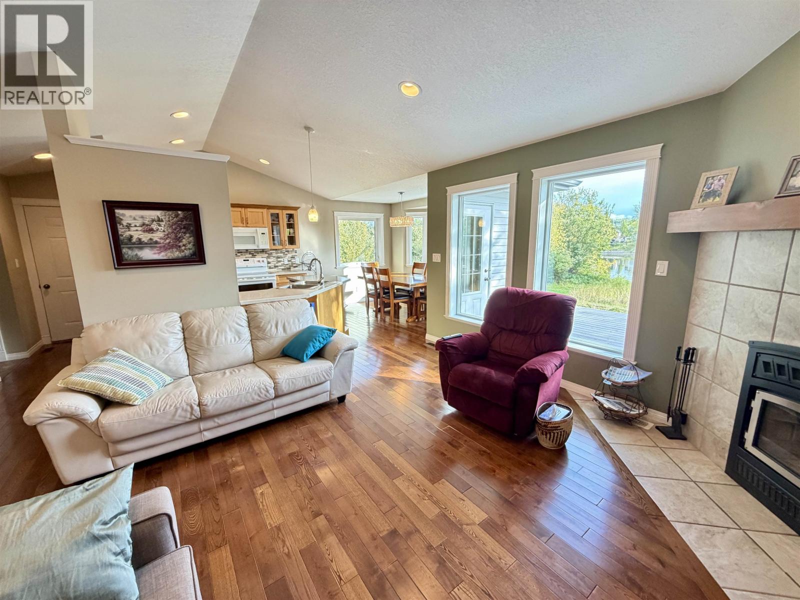 608 REID DRIVE - 19