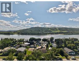 10111 106 Avenue, Peace River, AB T8S1K9 Photo 7