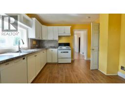 10111 106 Avenue, Peace River, AB T8S1K9 Photo 11