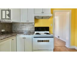 10111 106 Avenue, Peace River, AB T8S1K9 Photo 12