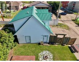 10111 106 Avenue, Peace River, AB T8S1K9 Photo 8