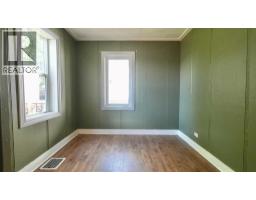 10111 106 Avenue, Peace River, AB T8S1K9 Photo 22